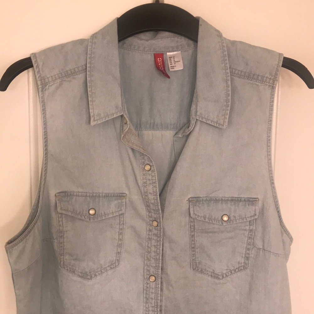 H&M “Divided” sleeveless denim shirt